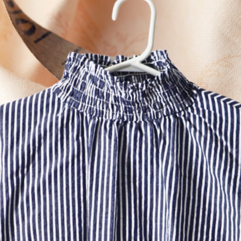 Striped Puff-sleeve Blouse - Picture 2 of 5